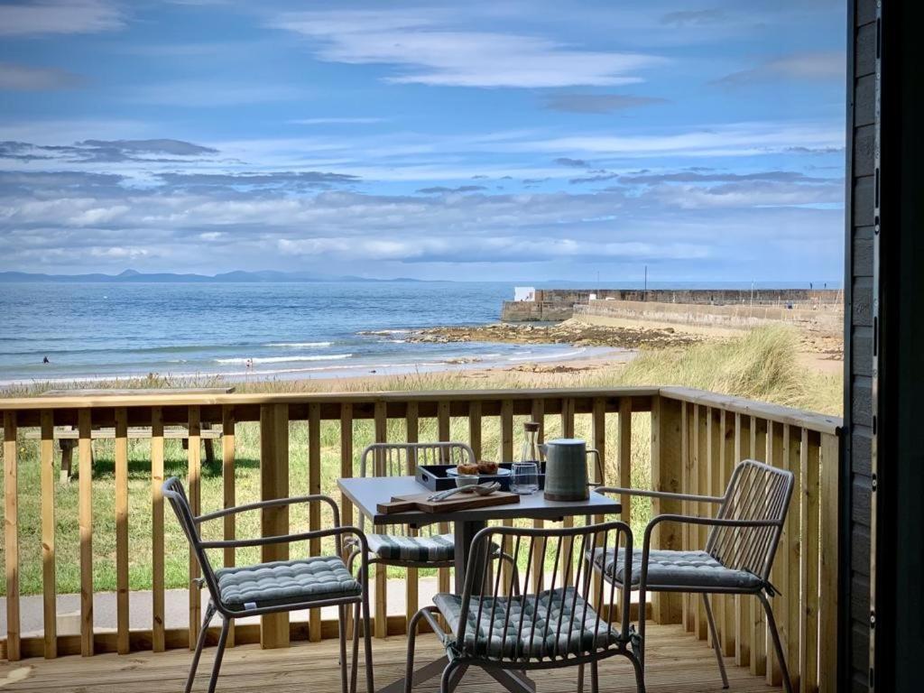 Beach Front Lodge Hopeman Esterno foto