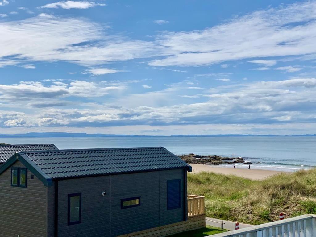 Beach Front Lodge Hopeman Esterno foto